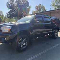 2015 Toyota Tacoma · TRD sport 4x4 · V6 · Black double cab · 5ft bed