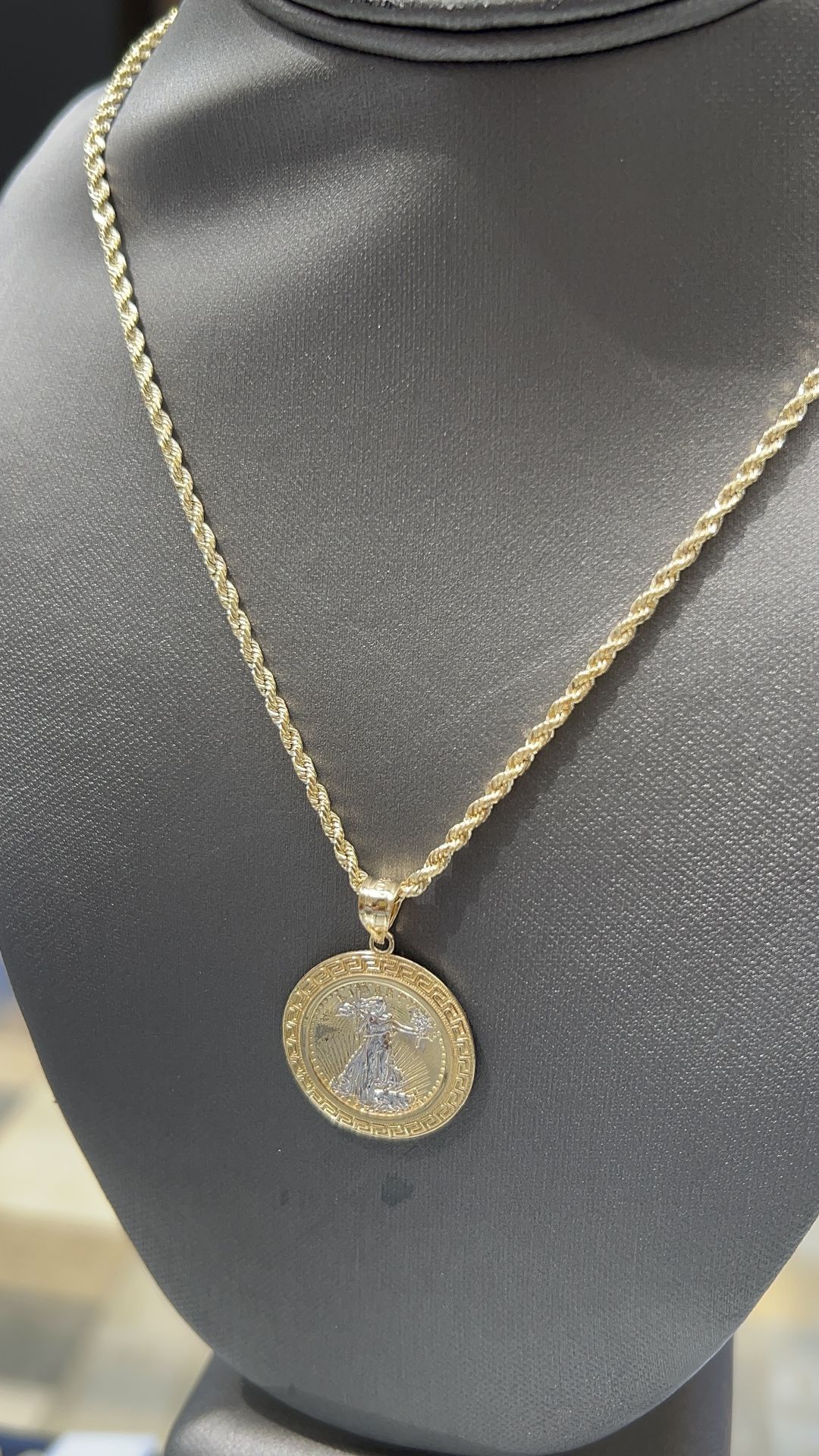 10kt Gold Rope Chain With Pendant 1875