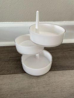 3 tiered item/jewelry holder
