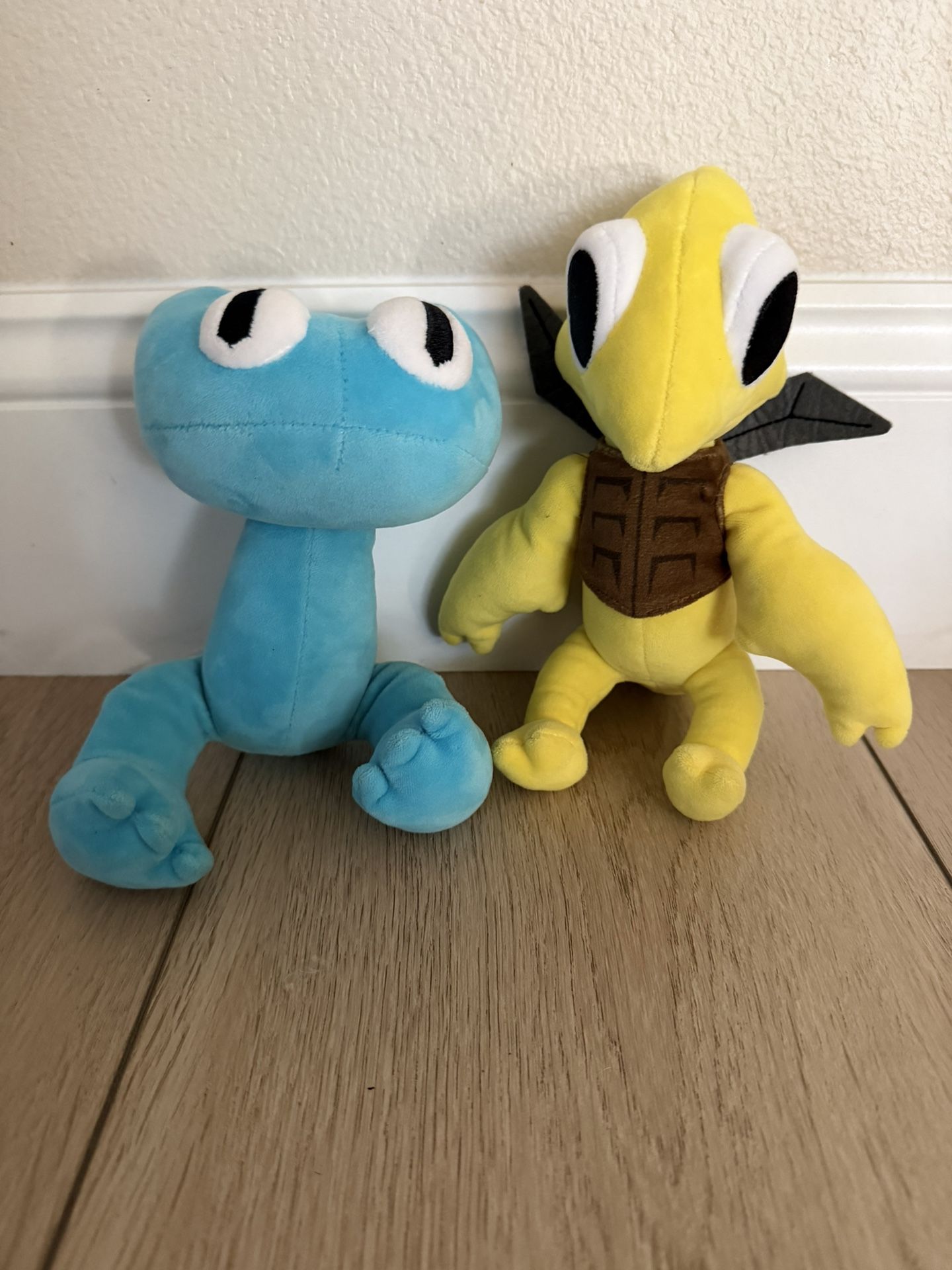 Rainbow Friends Plushies for sale in excellent condition