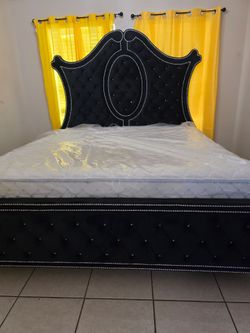 King sizes bed with Mattress