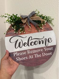 Welcome wood sign