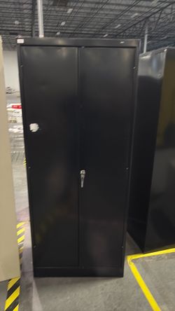 Storage cabinet