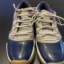 Air Jordan 11 Retro Low BG Georgetown