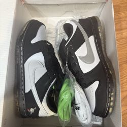 Nike Pidgeon Dunk Low Size 7 Women’s RARE!!!