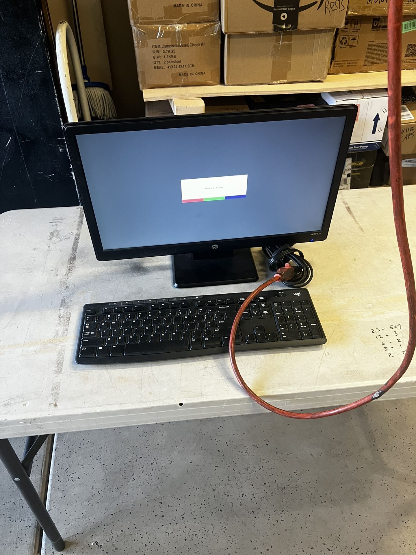 18 Inch Computer Monitor And Keyboard $25