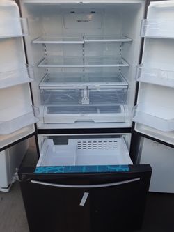 French door refrigerator New 6month warranty