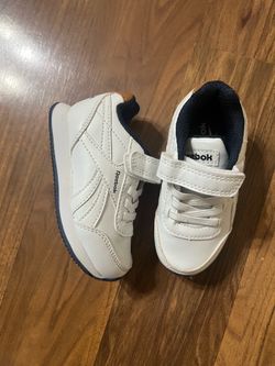 Baby tennis shoes size 6