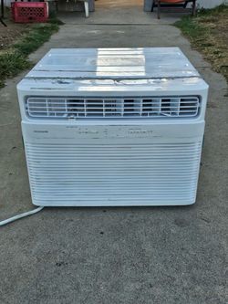 FRIGIDAIRE Window Air Conditioner: 1,400 sq ft - 1,500 sq ft, 24,000 BtuH, 208/230V AC, 6-20P