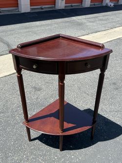 VINTAGE BOMBAY CORNER ACCENT TABLE