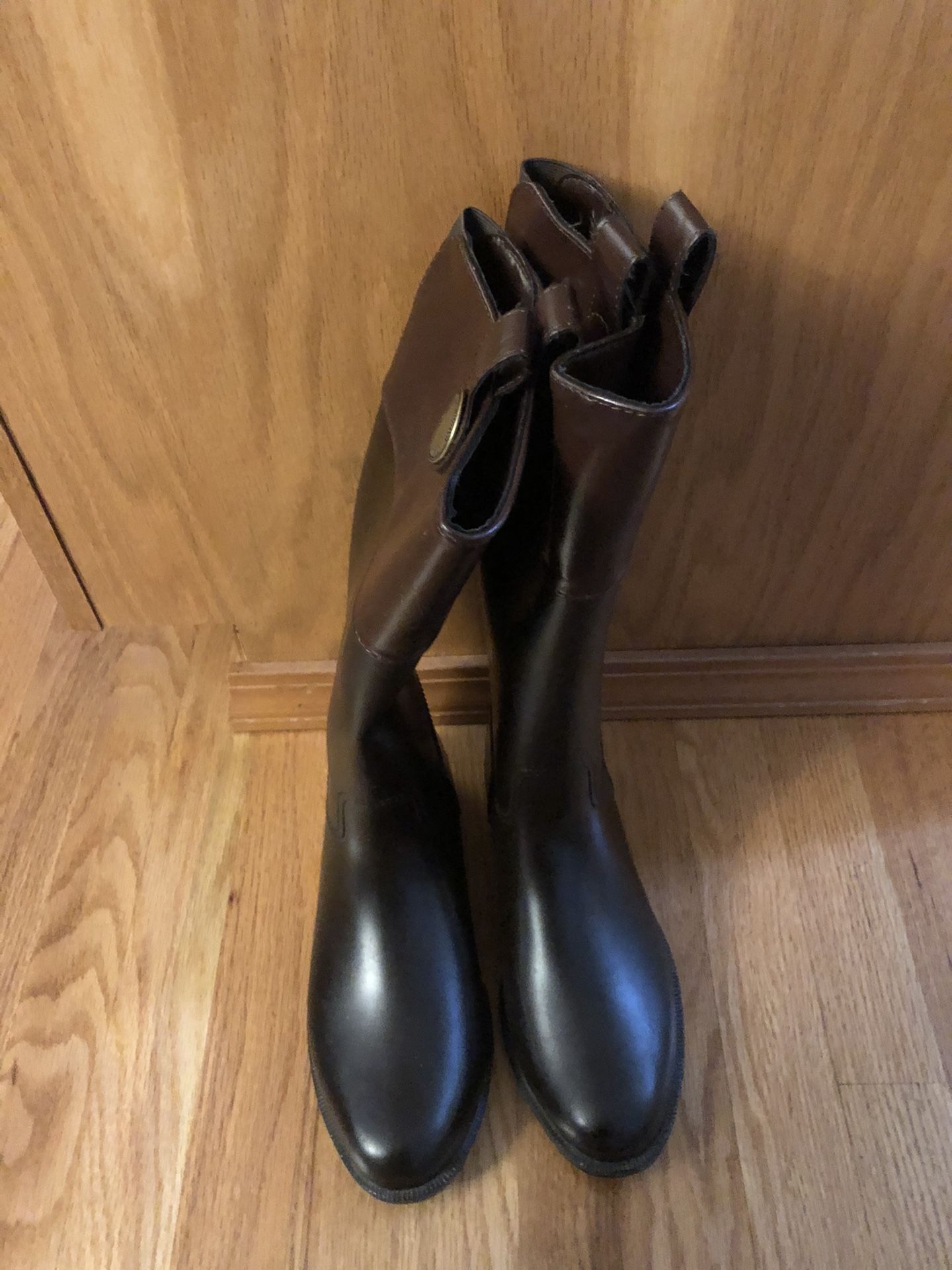 Women Banana Republic Rain Boot size 9M
