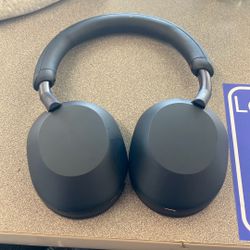  Sony WH-1000xm5 wireless bluetooth headphones like new ($120) pickup only