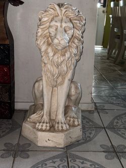 Set of lions