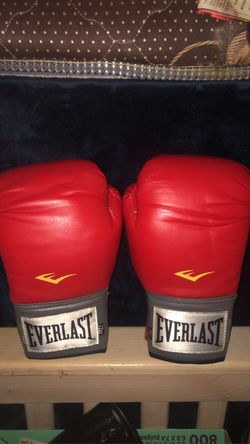 Boxing gloves