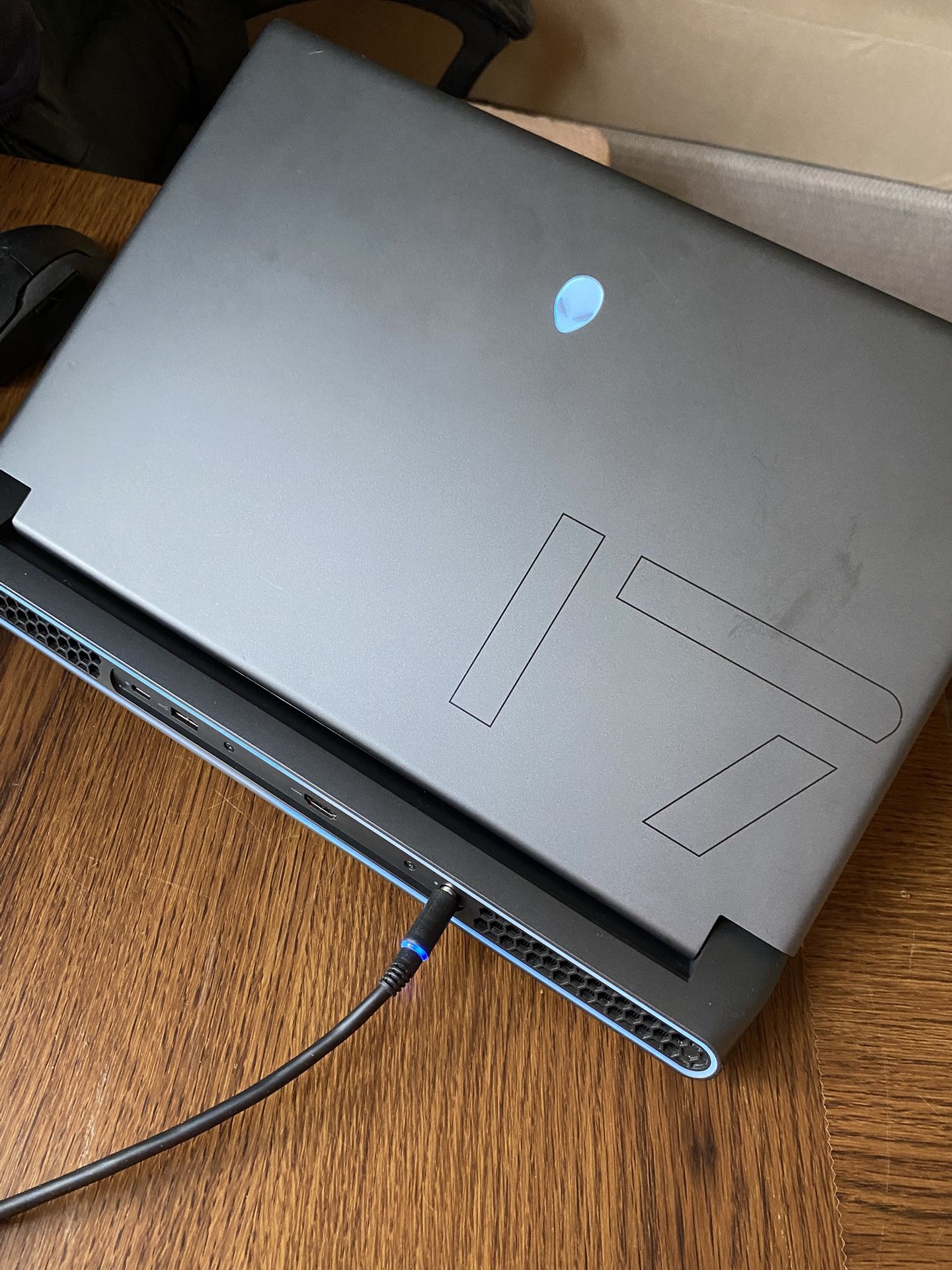 AlienWare M17 R5–Gaming Laptop -AMD Ryzen 9 6900HX & 6850M XT 12GB VRAM