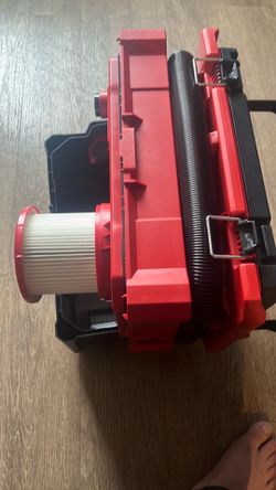 Milwaukee pack out cordless vacuum 18 V 2.6 gallon