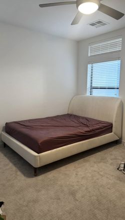 Queen velvet bedframe