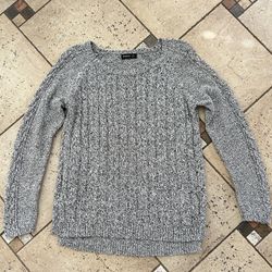 Like new Women's Sweater size L