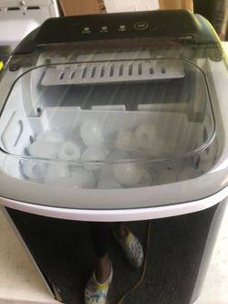 Ice maker new in box