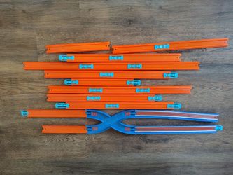 Hot wheels tracks toy cars