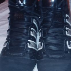 Adidas Mens 8 High Top Trainers In Really Good Condition