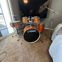 Yamaha Stage Custom Birch 5-Piece Drum Set With Cymbals, Stool And Pedal