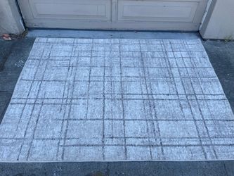 $40 OBO - 5x7 High Quality Shag Area Rug - Great Condition!