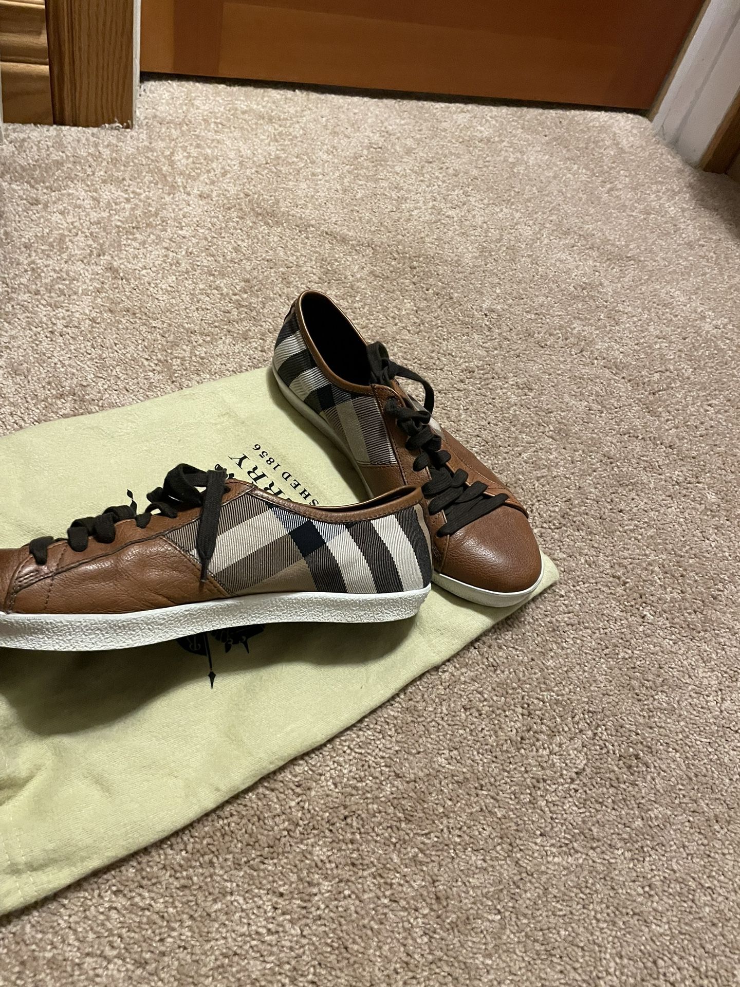 Burberry Shoes 