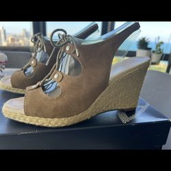 PRICE DROP  NWT Anne Klein Wedge Sandals Taupe Size 8.5, "Akorria"