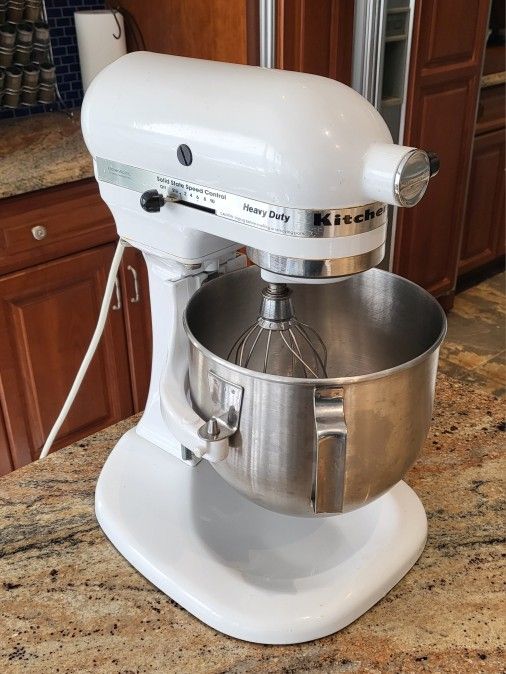 KitchenAid WHITE K5SS Stand Mixer Whip 5 Qt Heavy Duty Bowl Made In USA
