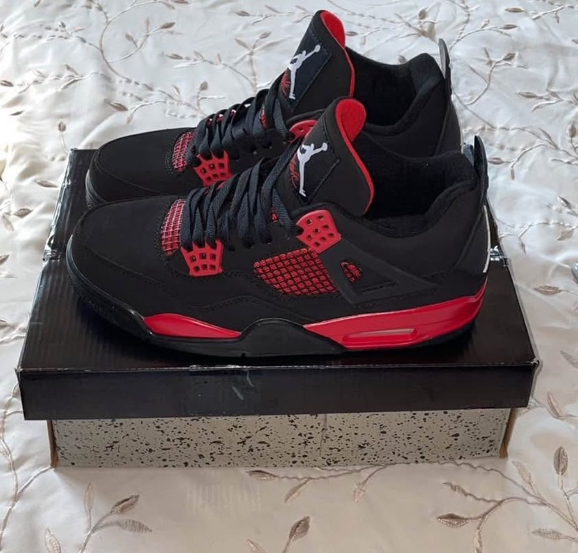 Jordan 4 Red Thunder 8.5
