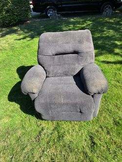 Recliner captains chair