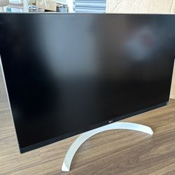 LG 27 4K 60hz Monitor 27UD69-W Gaming Office 