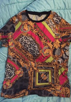 Hello kitty t-shirt size small