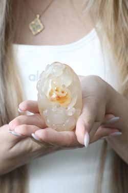 Hand-Carved Agate Dragon – Egg-Shaped Natural Stone Sculpture
