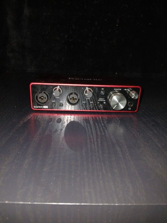 Focusrite Scarlett 2i2