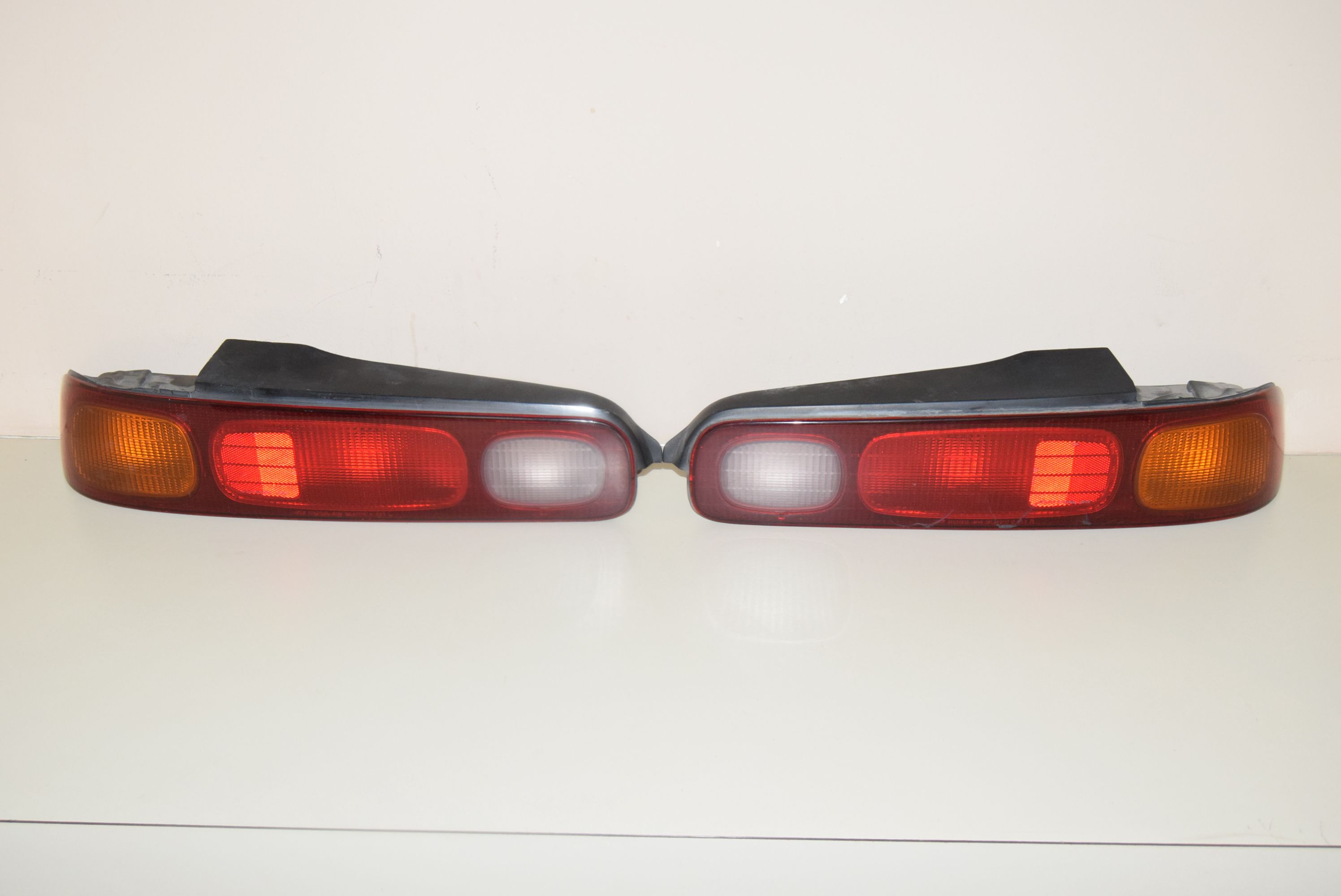 JDM 94-01 ACURA INTEGRA TYPE R DC2 OEM REAR TAIL LIGHTS DC2 DC4 GSR