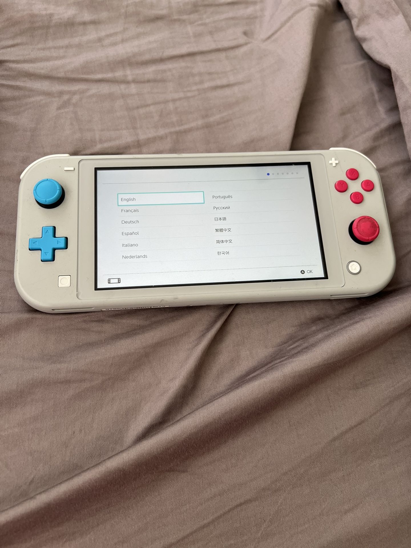 Nintendo Switch Lite Sword And Shield Edition