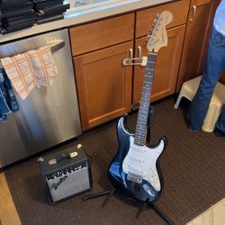 Fender Squire Strat  Set With Frontman 10G Amp
