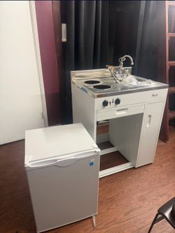 Sink, stove, and refrigerator READ DESCRIPTION