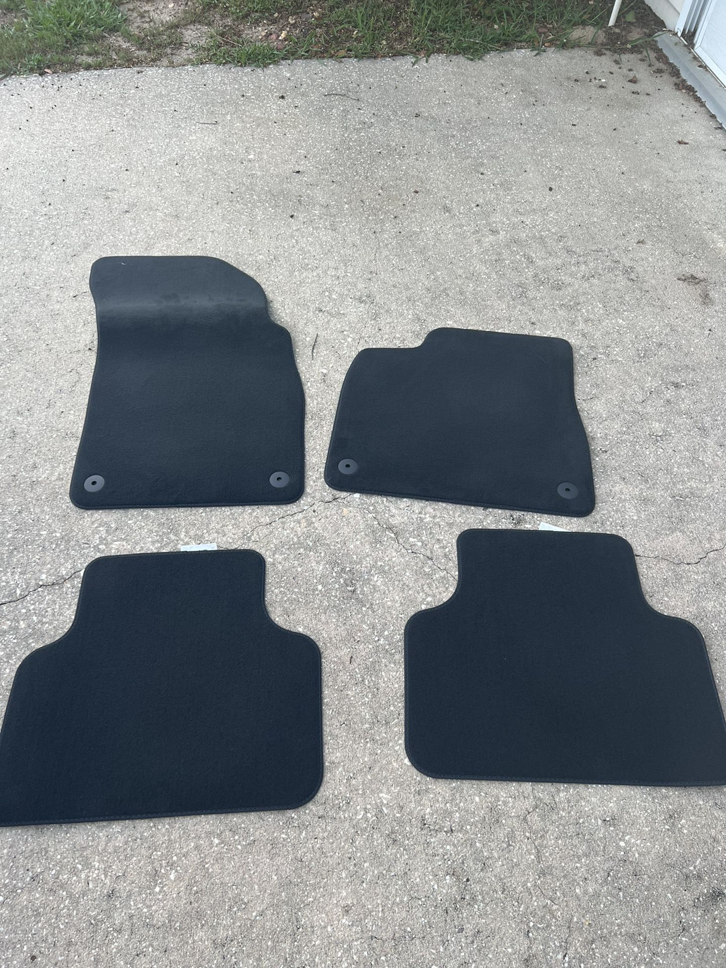 Audi Q7 Factory Carpet Mats Fits 2016-2019