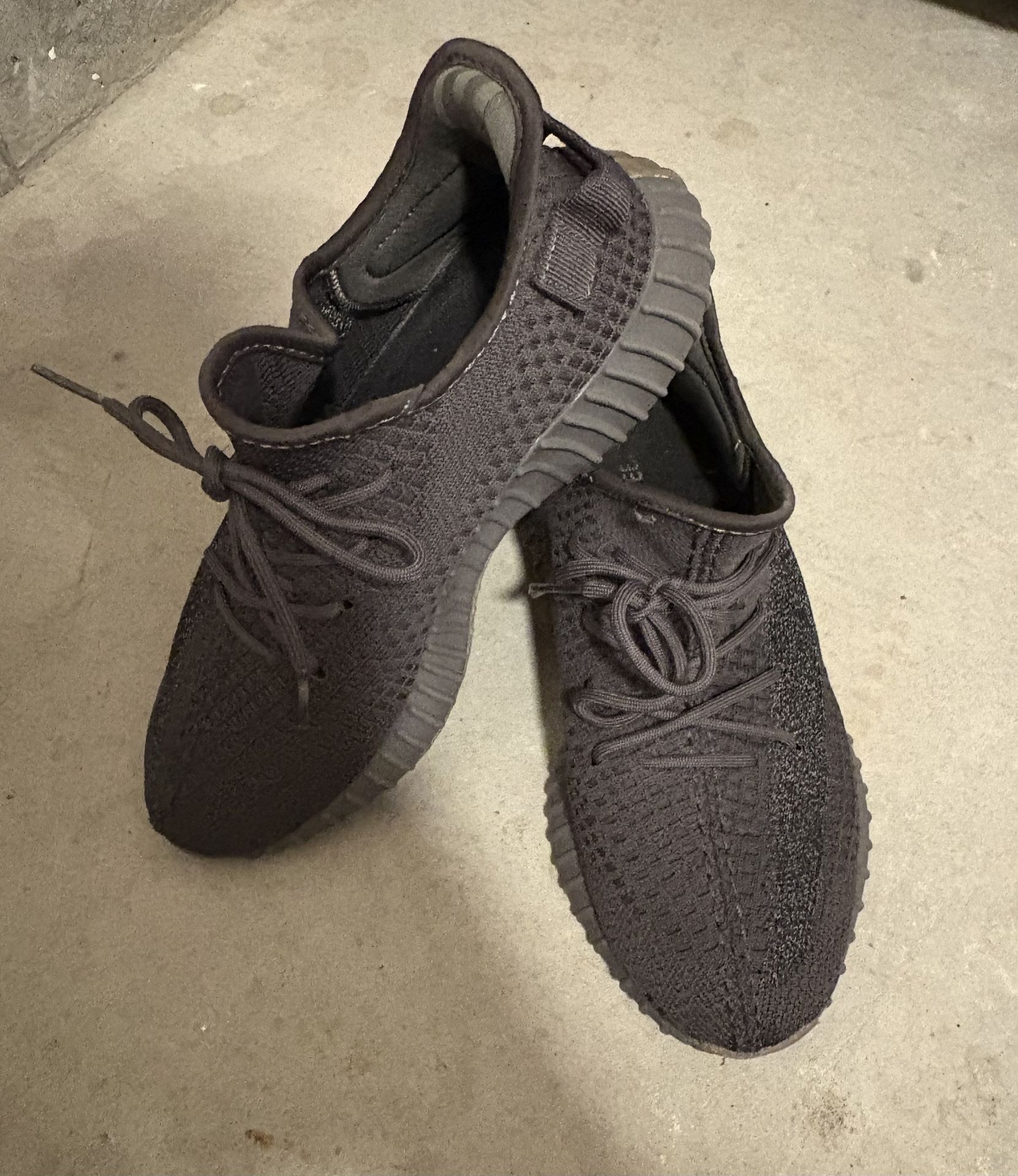 Lightly worn MENS SIZE 9