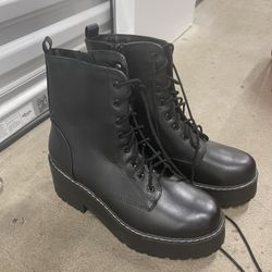 Women’s Combat Boots
