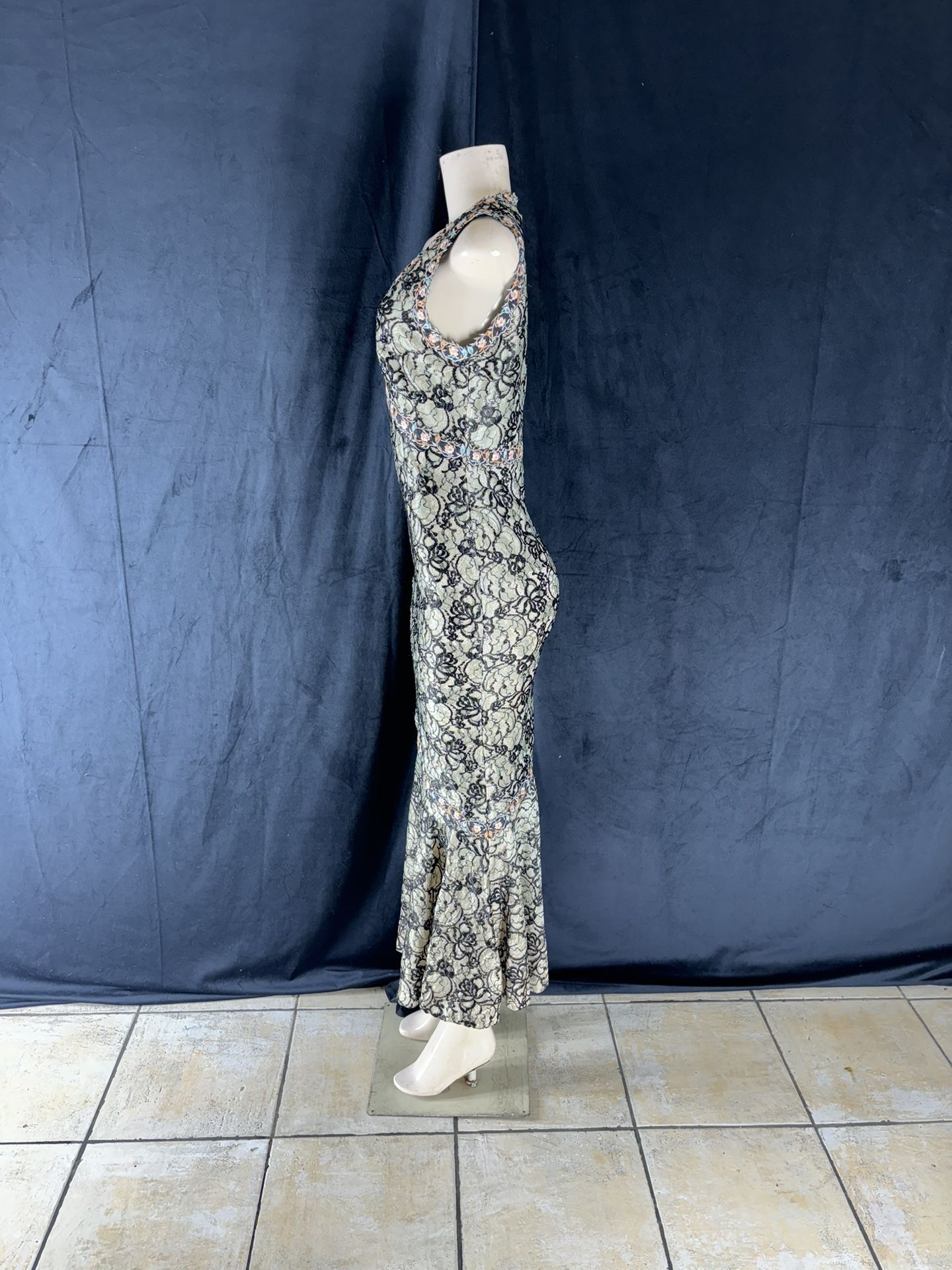 Lace Mandalay Dress Size 6 - www.nationalbodyline.in