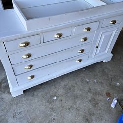 Kids Dresser and Crib Matching Set and Mattress