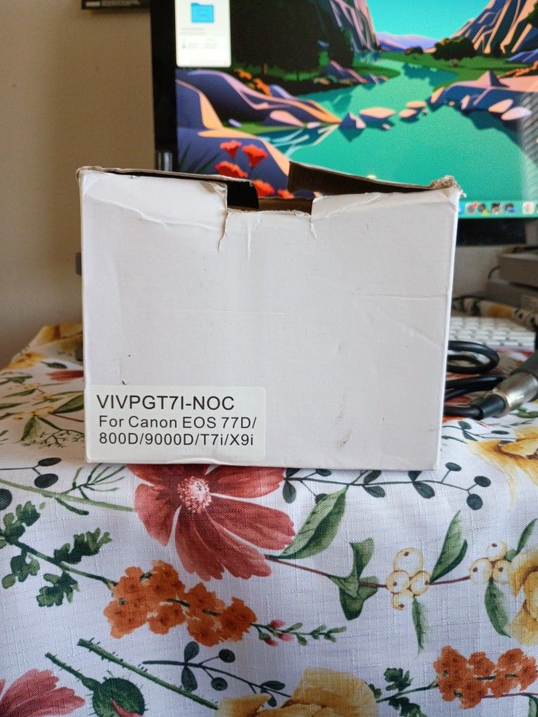 Vivitar Deluxe Power Battery Grip