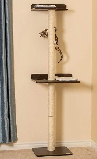 Tall Cat Climber, Cat scratcher, Cat Tower-Like New.