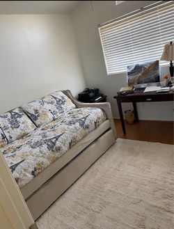 Daybed with trundle