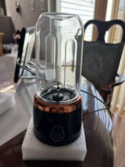 Portable juicer