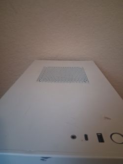 NZXT White PC Case – Good Condition – ATX Mid Tower